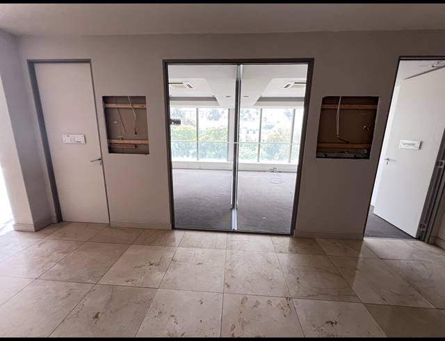 136M² OFFICE TO LET IN SEA POINT